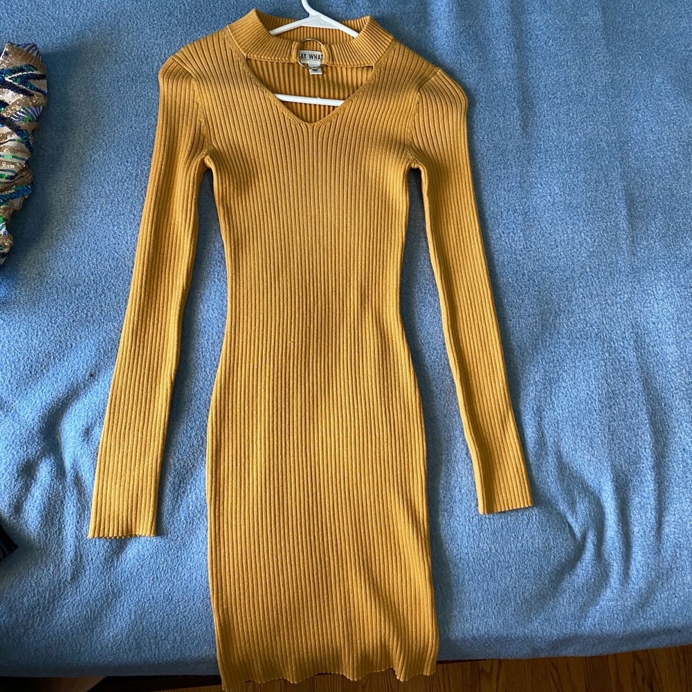 yellow dress